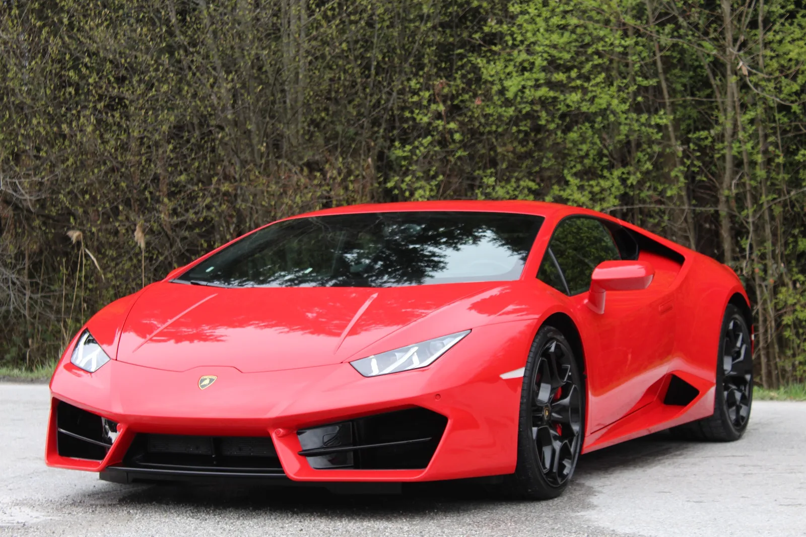 Roter Lamborghini aus dem Lucars Fahrzeugangebot